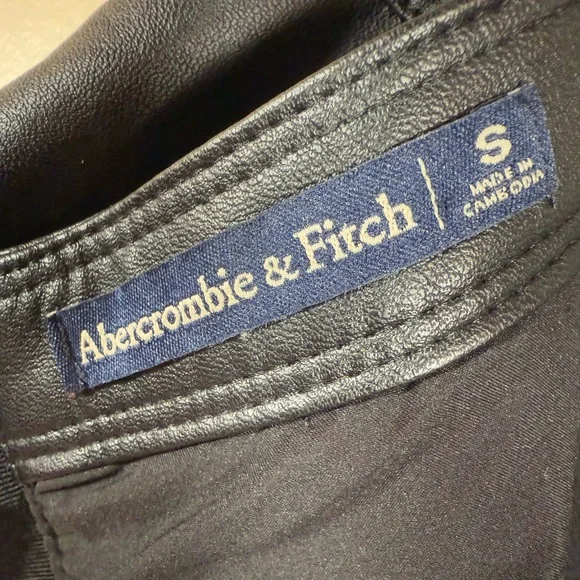 Abercrombie & Fitch black faux leather mini skirt size Small fully lined - Picture 4 of 5